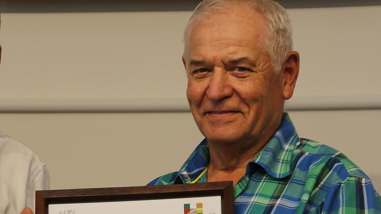 Lothar Kleespies wurde die Stadtplakette verliehen.