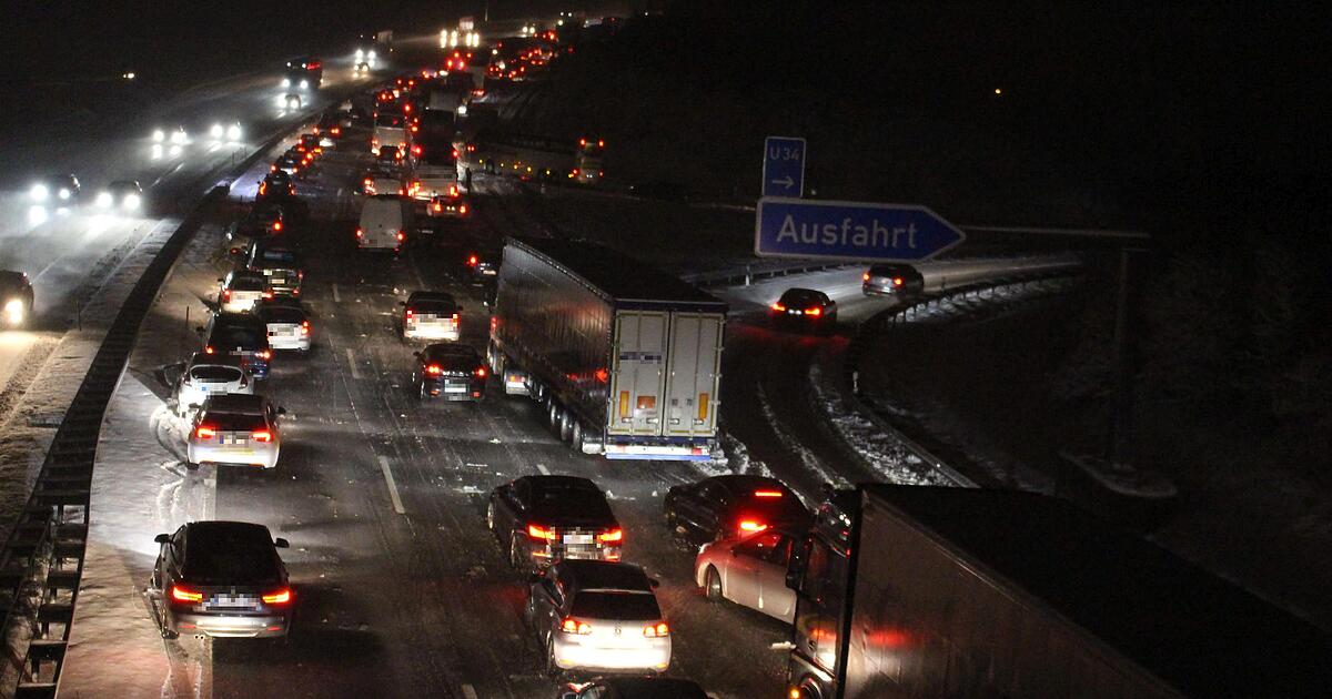 Roth District: Rear-end collision blocks A6 - | two people injured