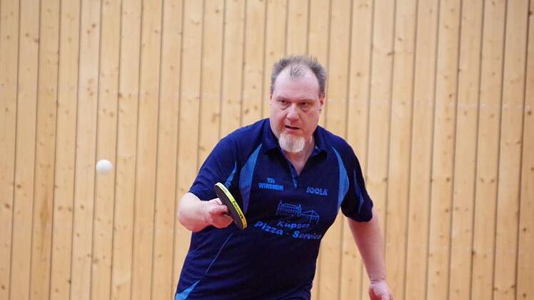 Beim 9:6-Auswärtserfolg des TSV Windheim beim SCR Bayreuth blieb Volker Wich (Bild) im Doppel mit Andreas Trebes und in seinen zwei Einzeln ungeschlagen.  Foto: Hans Franz