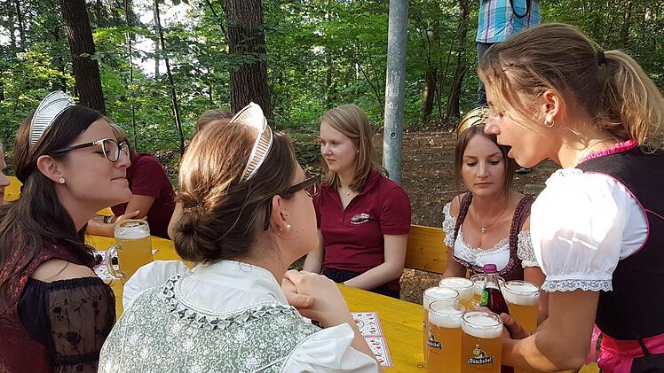 Ja, was probieren denn die Weinhoheiten? Foto: Carmen Schwind