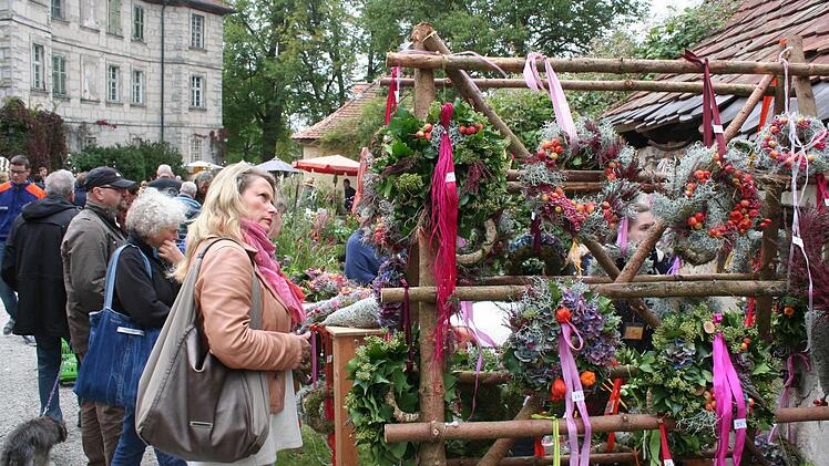 Das Gelände rund um Schloss Weingartsgreuth bot das perfekte Ambiente für die Gartenausstellung. Foto: Evi Seeger