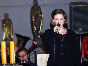 Ein vorweihnachtliches Konzert gibt das Bundespolizeiorchester München am Montag, 28. November, um 19 Uhr in der Kirche St. Burkard in Oerlenbach. Als Solistin wird die Sopranistin Sara Magenta Schneyer das Programm bereichern.  Foto: Stefan Geiger