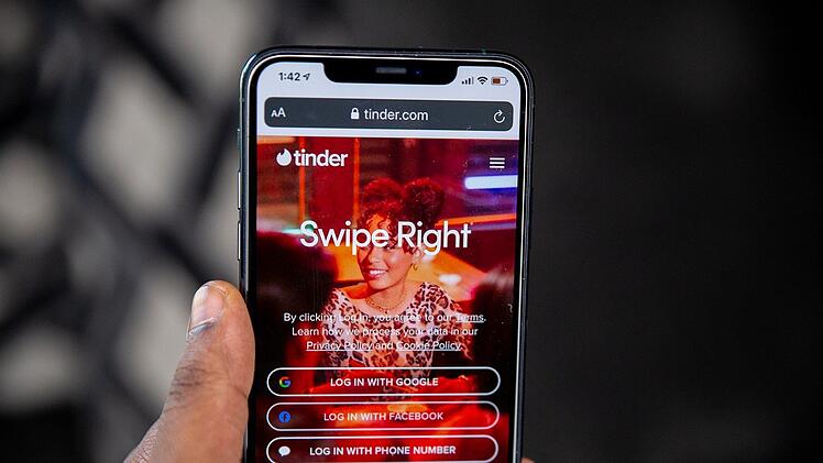 Beim Chatten in der Dating-App gibt es einiges zu beachten.