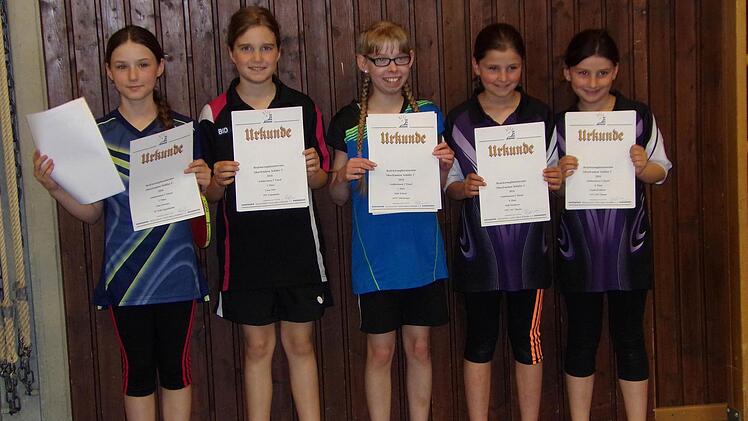 C-Schülerinnen (v.L.): Lina Schwarz (Eggolsheim), Lena Görs (TTG Neustadt/W.), Julia Schenk (Oberkotzau), Neli und Emmi Eichhorn (beide Thann).