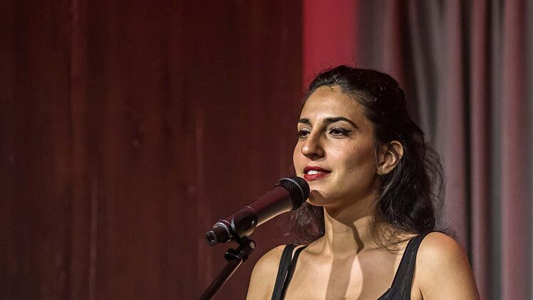 Bei ihrem Coburg-Debüt beeindruckte Noam Vazana das Publikum mit ihrer Vielseitigkeit und Ausdruckskraft. Foto: Jochen Berger