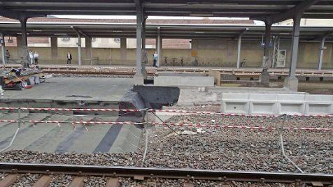 Ende Mai: Die Schienen der Gleise 2 und 3 sind inzwischen ebenfalls abmontiert.