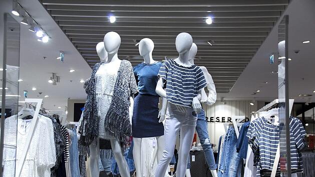 Gro&szlig;e Auswahl mit &uuml;ber 100 verschiedenen Marken im Wertheim Village. Symbolbild: pixabay.com/PhotoMIX-Company