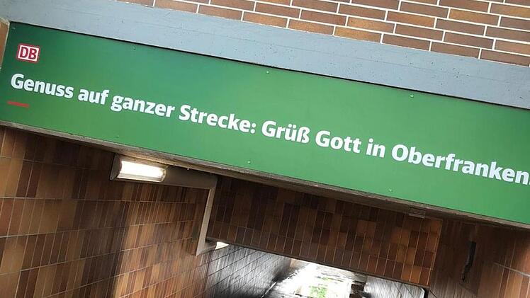 Auch wenn es auf dem Schild am Bahnhof Ebelsbach-Eltmann steht: Nein, wir befinden uns nicht in Oberfranken! privat