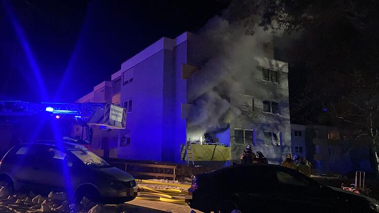 Brand in Mehrfamilienhaus