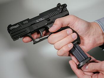 Kreis Miltenberg: Mann (26) bedroht Polizei mit vermeintlicher Waffe