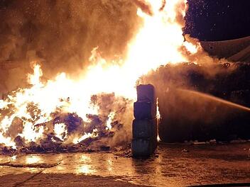 Verletzte bei Feuerwehr-Gro&szlig;einsatz in Lichtenfels
