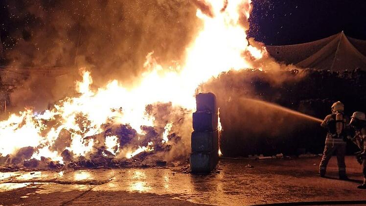 Verletzte bei Feuerwehr-Gro&szlig;einsatz in Lichtenfels