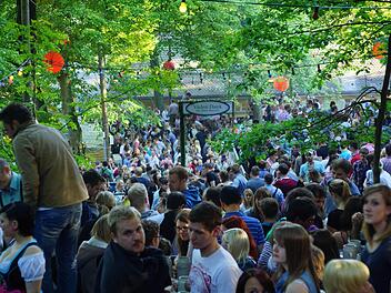 Trubel auf der Bergkirchweih in Erlangen Foto: News5