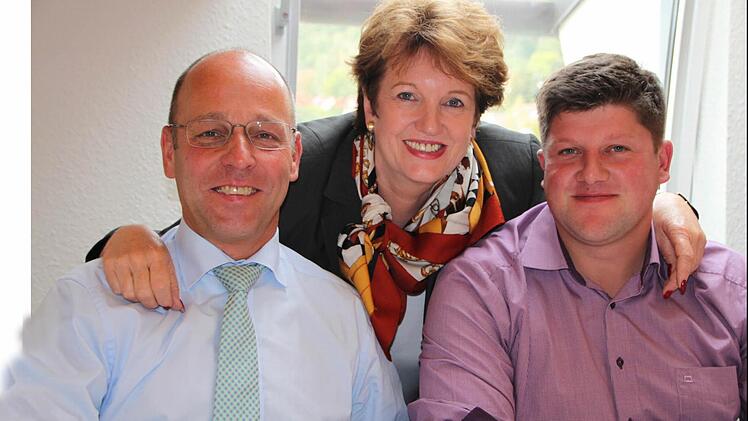 Vereinsspitze: Bad Brückenaus Bürgermeisterin Brigitte Meyerdierks steht dem Verein der Brückenauer Rhönallianz vor. Ihre Stellvertreter sind Alexander Schneider (rechts), Bürgermeister der Gemeinde Geroda, und Wildfleckens Bürgermeister Gerd Kleinhenz. Foto: Ulrike Müller