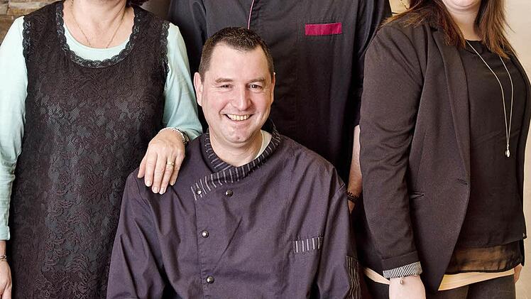 Die Gastwirtsfamilie Hergenröder: (v.l.) Mutter Arnita (55), Vater Thomas (51), Sohn Michael (22) und Tochter Verena (25).