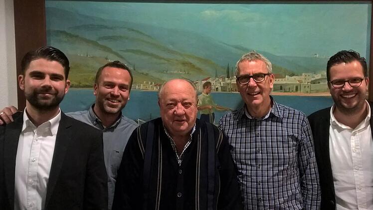 2. Vorsitzender Benedikt R&uuml;th (von links) mit den Geehrten, Oliver Hertrich, Ottmar B&ouml;mmel und Wolfgang Hertrich, rechts Vorsitzender Nicolas Sauer.  Foto: Alexander D&uuml;rrheimer