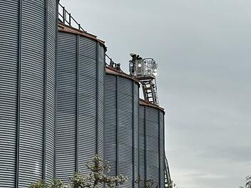 Wiesentheid: Dramatische Rettungsaktion scheitert - 56-J&auml;hriger stirbt in Getreide-Silo