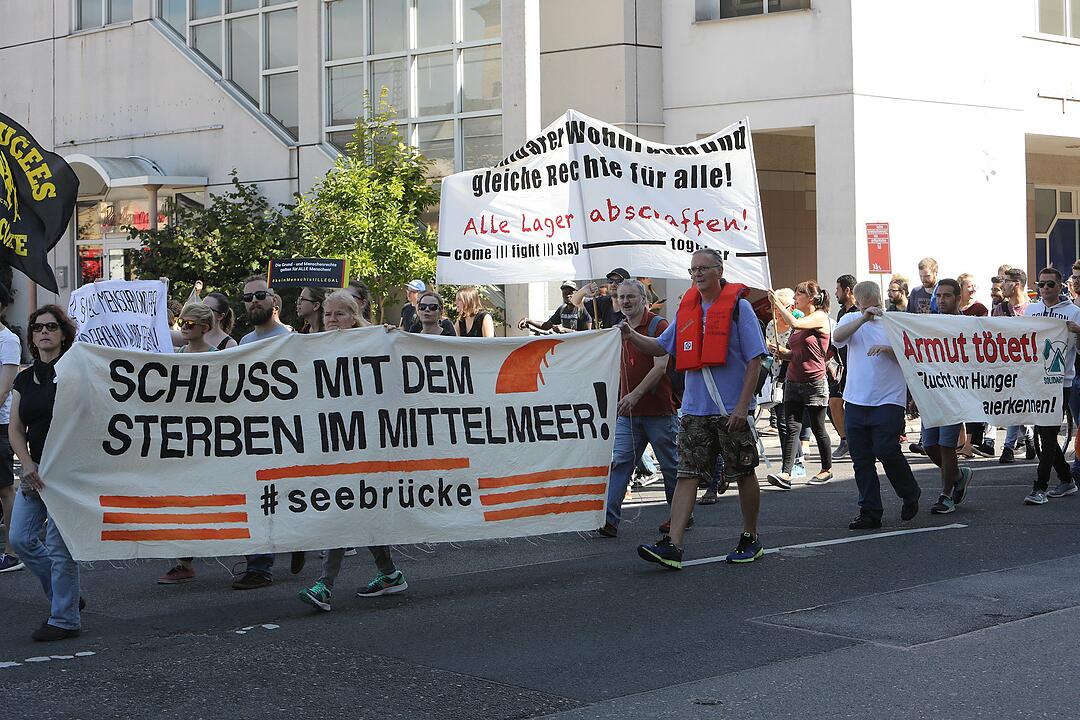 Bamberg; Demo gegen Massenlager und Anker-Zentren; Foto: Barbara Herbst