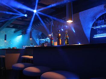 Der ehemalige Altstadtclub ist kaum wiederzuerkennen. Aus dem altbackenem Innenleben ist eine moderne Bar geworden.  Fotos: Martin Kreklau