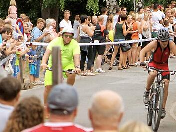 Tolle Stimmung herrschte im vergangenen Jahr bei der Premiere des Mainathlons.  Foto: G&uuml;nther Geiling