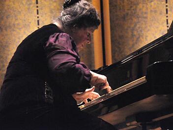Eva Smirnova bei ihrer Klaviersoirée im Rossini-Saal. Foto: Peter Klopf