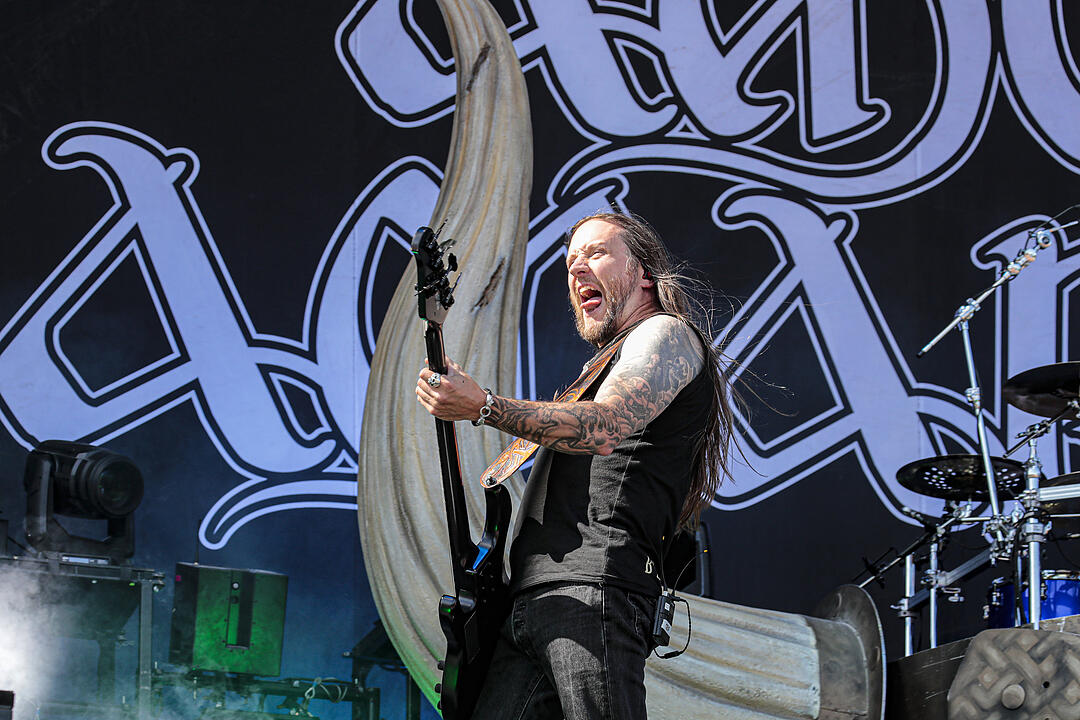 Amon Amarth bei Rock im Park 2019: Ganz viel Metal und Feuer bringt die Fans zum Durchdrehen