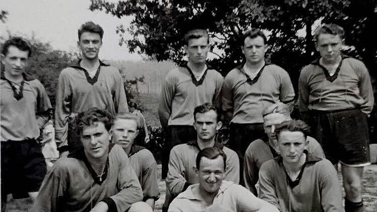 Im Jahre 1959 spielten diese Männer in der Ersten Mannschaft des 1. FC Neubrunn.