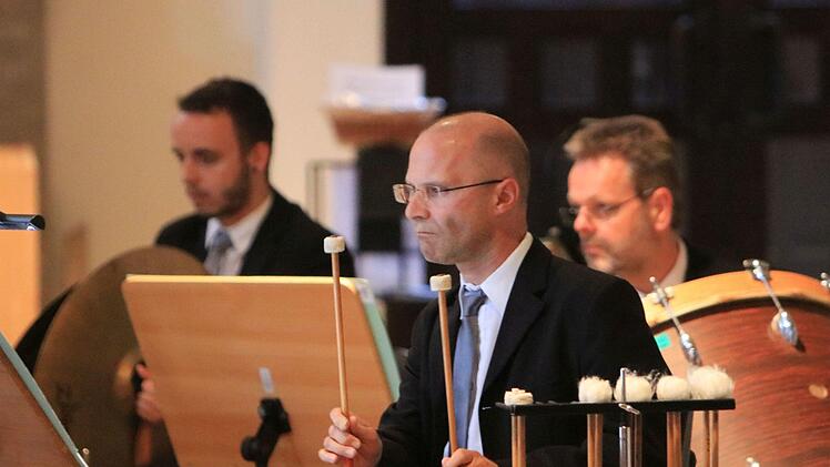 Eindrucksvolles Finale der Konzertsaison des Landestheaters. Die "Sea Symphony" von Ralph Vaughan Williams erklang in der Coburger Morizkirche, gestaltet von der Royal Choral Society und dem Chor und dem Philharmonischen Orchester des Landestheaters unter Leitung von Richard Cooke.Foto: Jochen Berger