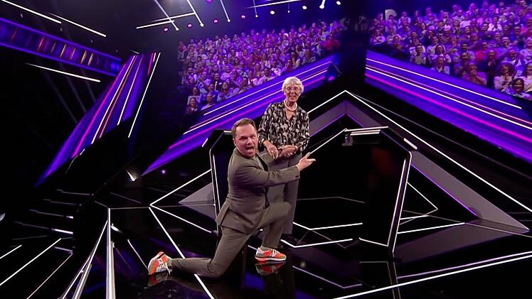 Mit einer Ballett-Einlage begeistern beide das Publikum.