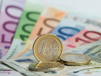 Für 3,26 Millionen Deutsche ist ein Job nicht genug. Oft liegt es am Geld, dass sie einen zweiten Job brauchen.  Foto: Daniel Reinhardt/dpa
