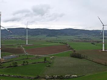 Die Windräder bei Rugendorf wurden nach fast einjähriger Bauphase in Betrieb genommen. Sie produzieren Strom für mehr als 6500 Haushalte.