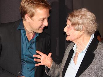 Mechthild Freifrau von Künßberg im Gespräch mit Sprecher Max MüllerFoto: Katharina Müller-Sanke