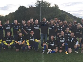Unser Archivbild zeigt den damaligen Kreisliga-Meister  SV Langendorf. 2016 gab es noch Spielbetrieb und der SVL stieg gar in die Bezirksliga auf. 2022 ist die erfolgreiche Geschichte vorerst vorbei. Foto: Henning Kraatz