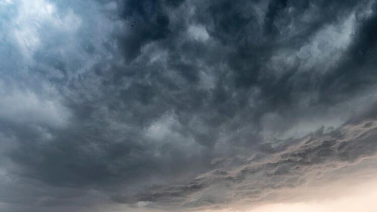 Weiterhin Schauer und Gewitter, Abkühlung am Wochenende . Foto: Ennio Leanza/KEYSTONE/dpa