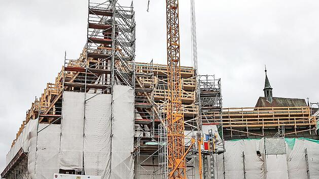 Das Schutzdach soll bis Weihnachten dicht sein.