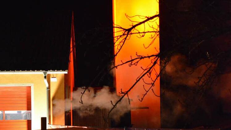 Winterzauber in Bad Bocklet mit illuminiertem Schlauchturm. Foto: Björn Hein