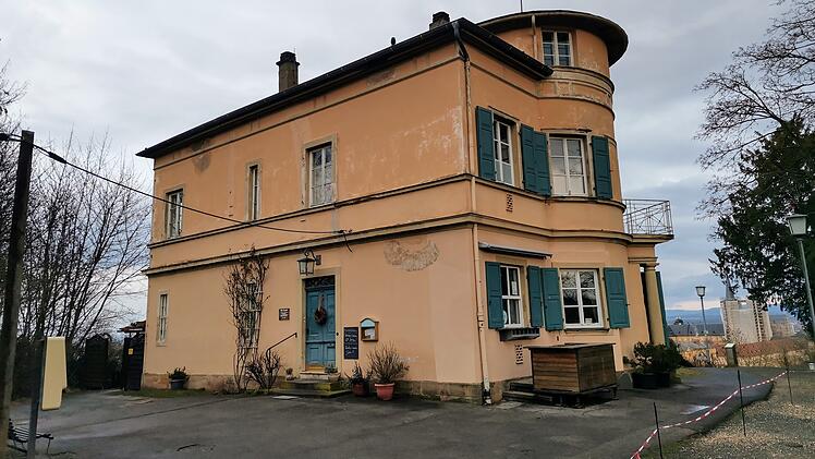 Pflanzaktion in Bamberg: Neue Streuobstb&auml;ume an Villa Remeis