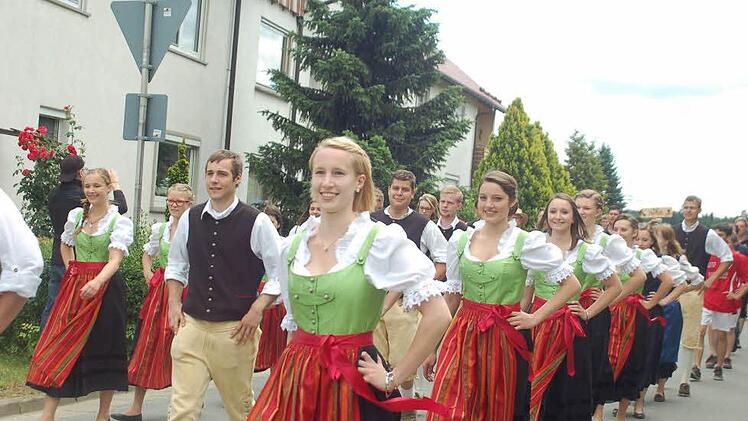Die befreundete Landjugendgruppe aus Meeder Foto: Gabi Arnold