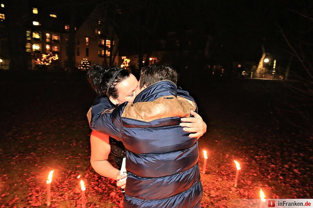 Ela gesteht Stefanie in Burgfarrnbach ihre Liebe