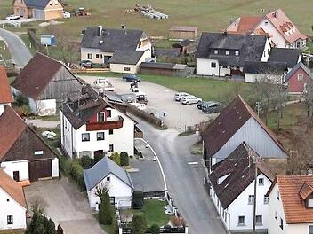 Blick vom Aussichtsfelsen auf den Festplatz Foto: Marktgemeinde Gößweinstein