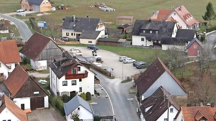 Blick vom Aussichtsfelsen auf den Festplatz Foto: Marktgemeinde Gößweinstein