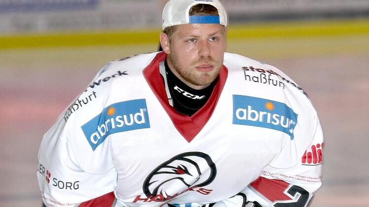 In den bisherigen Vorbereitungsspielen kam ESC-Torwart Timo Jung meist im Schlussdrittel zum Einsatz und zeigte stets eine gute Leistung. Foto: rn