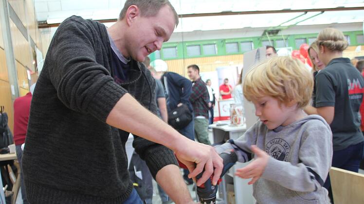 Auch die Kleinsten durften schon mitmachen: Luke Scholz war mit seinen vier Jahren bereits zum zweiten Mal bei der Ausbildungsmesse. Foto: Veronika Schadeck