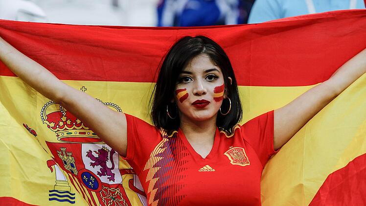 Bei der WM 2018 in Russland sorgen Fans und Spieler mit sexy Aussehen f&uuml;r Aufsehen. Foto: Baldesca Samper/Shot for press/gtres/dpa