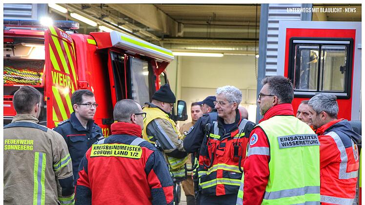 Sonneberg: Vierfache Mutter verunglückt nach Faschingsfeier in Fluss - Feuerwehren, BRK und mehr im Einsatz