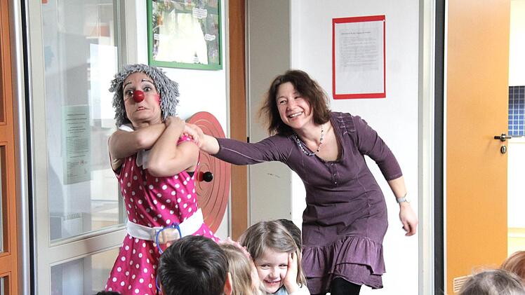 Klinik-Clown Rosa war zu Besuch in Weisendorf   Foto: Richard Sänger