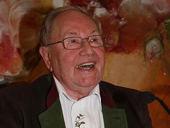 Karl Scharf im Erzähl-Café. Foto: Arnold Nöth