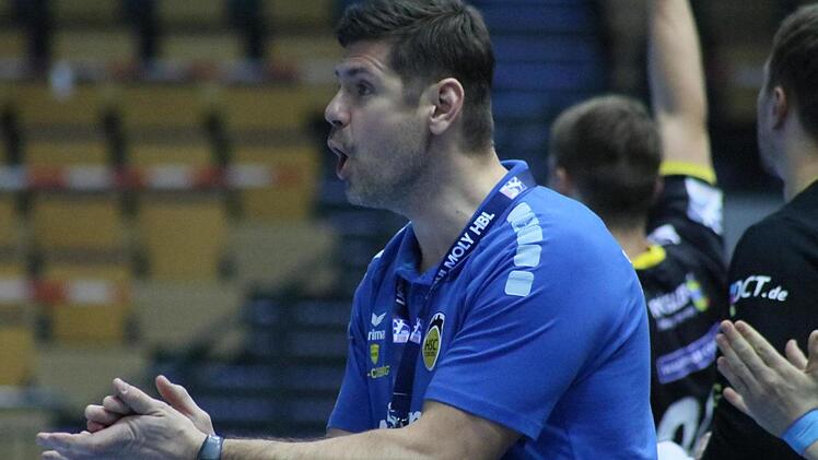 Trainer Alois Mraz.Iris Bilek