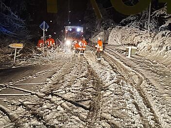 Auf den Straßen herrschte Schneechaos.