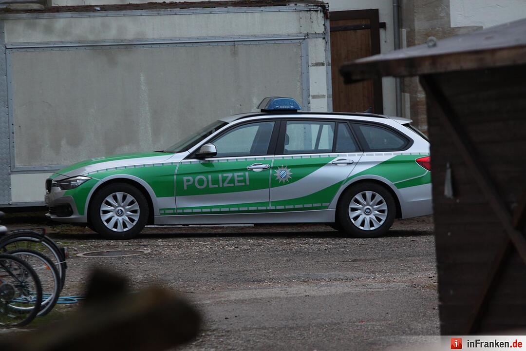 Kreis Ansbach: 41-Jähriger mit Stichverletzung aufgefunden – Kripo ermittelt